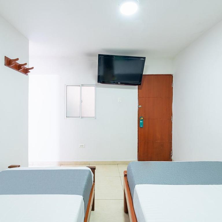 Hotel Nuevo Yalu - Superior Twin Room - 4