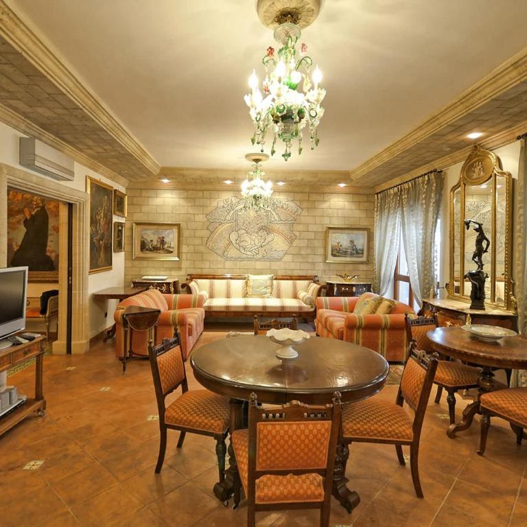 Apartment Bright - Three-Bedroom Apartment - 10