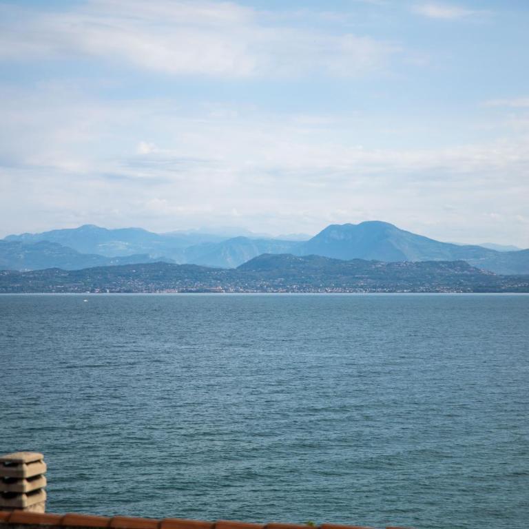Hotel Degli Oleandri - Camera Matrimoniale con Vista Lago - 2