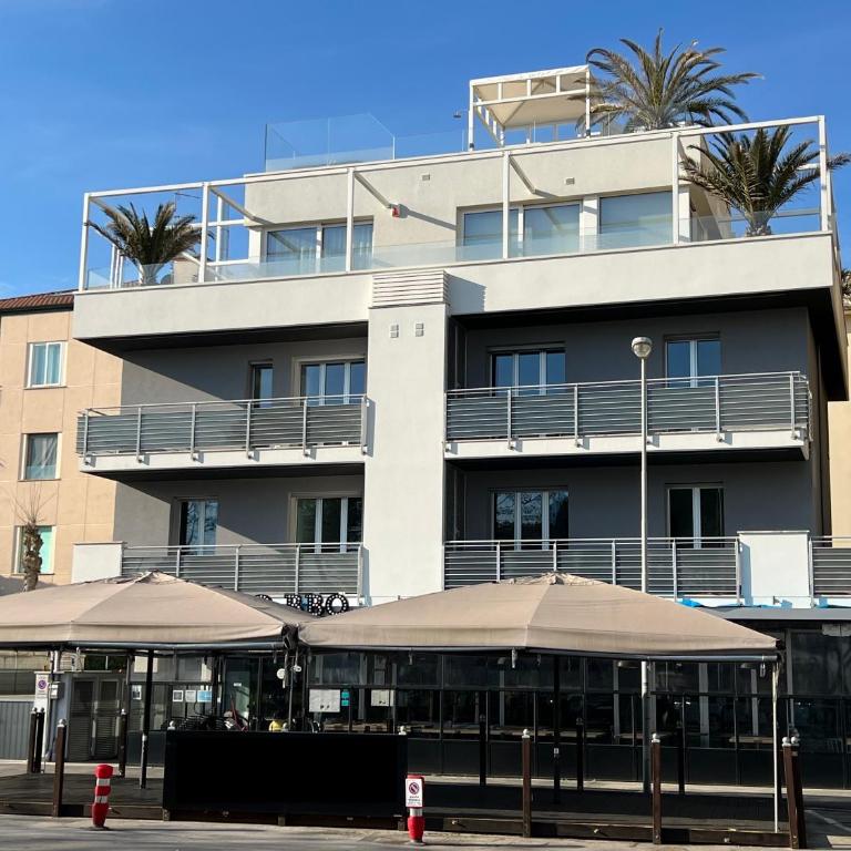 Appartamenti Residence Giardini CENTRALISSIMO AL MARE - Two-Bedroom Apartment with Balcony and Sea View - 21