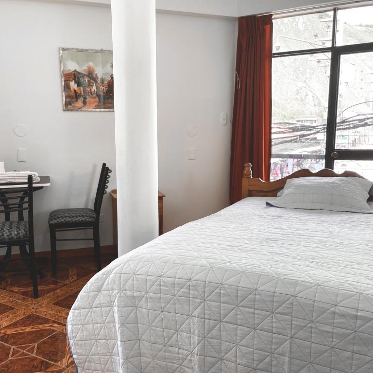 Hotel Cordillera Blanca - Queen Room - 4