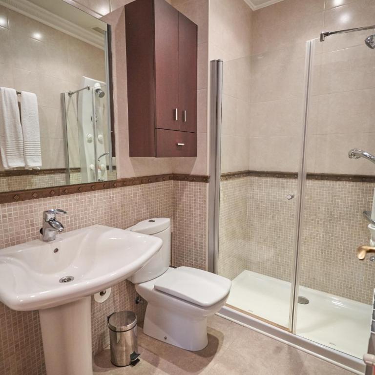 Apartamento BIO Exclusivo con mirador en Bilbao y aparcamiento público gratuito - Two-Bedroom Apartment - 92
