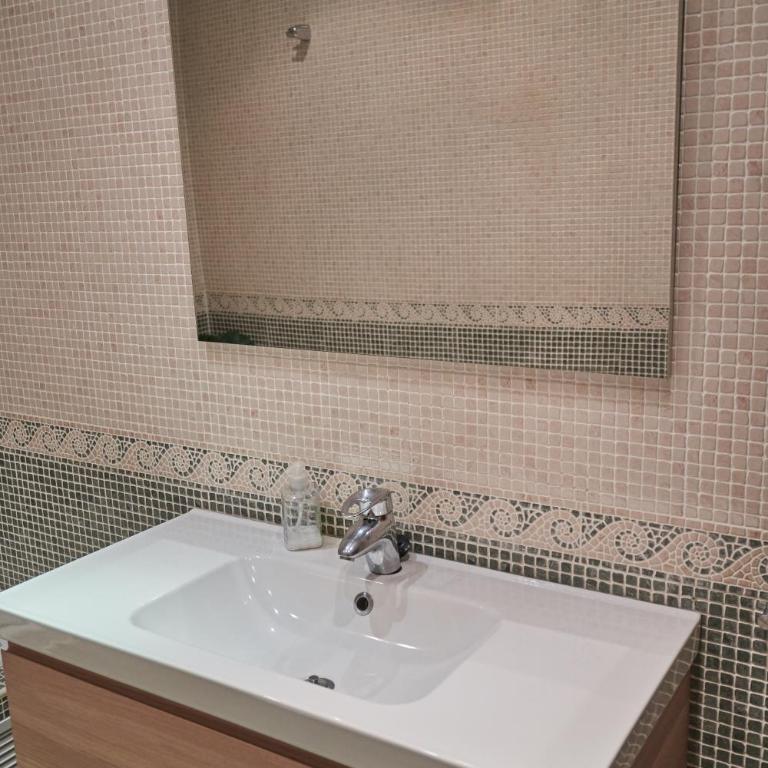 Apartamento BIO Exclusivo con mirador en Bilbao y aparcamiento público gratuito - Two-Bedroom Apartment - 95