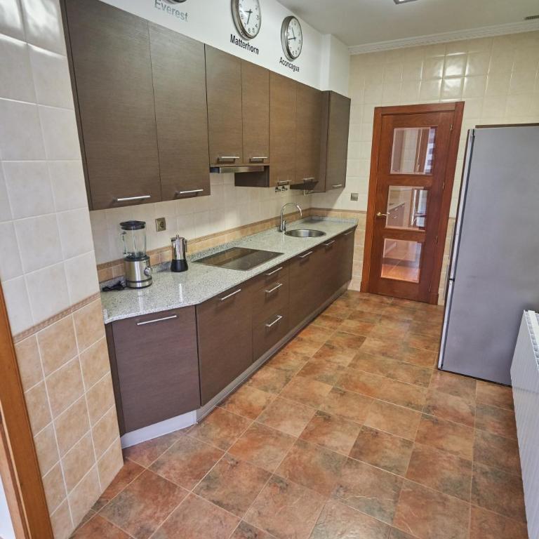 Apartamento BIO Exclusivo con mirador en Bilbao y aparcamiento público gratuito - Two-Bedroom Apartment - 99