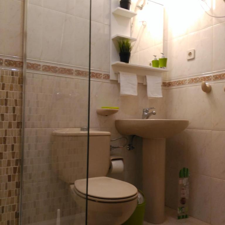 CONFORTABLE, BRIGHT, WELL LOCATED APARTMENT - Two-Bedroom Apartment - 12