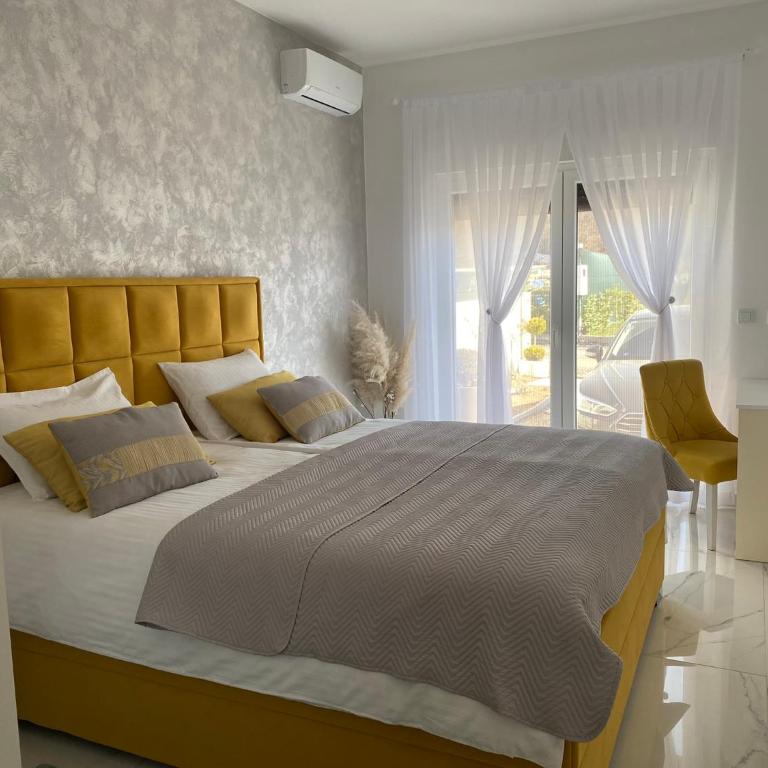 River Luxury House - Three-Bedroom Villa - 17