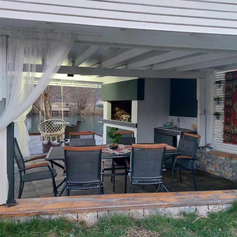 River Luxury House - Three-Bedroom Villa - 34