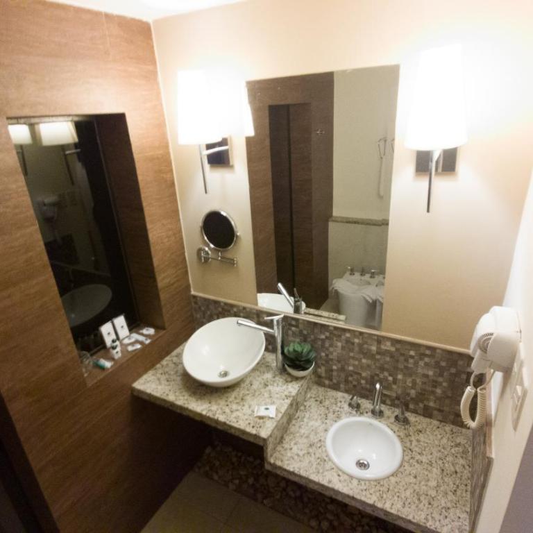 Alta Gracia Parque Hotel - Queen Room with Balcony - 12