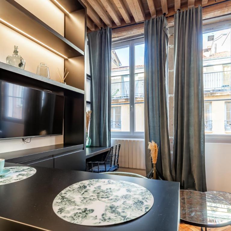 SWEET LEONE JACUZZI PLACE TERREAUX - Apartamento de 1 dormitorio - 11