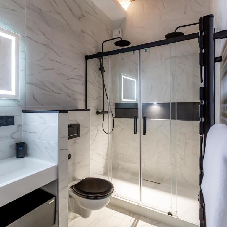 SWEET LEONE JACUZZI PLACE TERREAUX - Apartamento de 1 dormitorio - 19