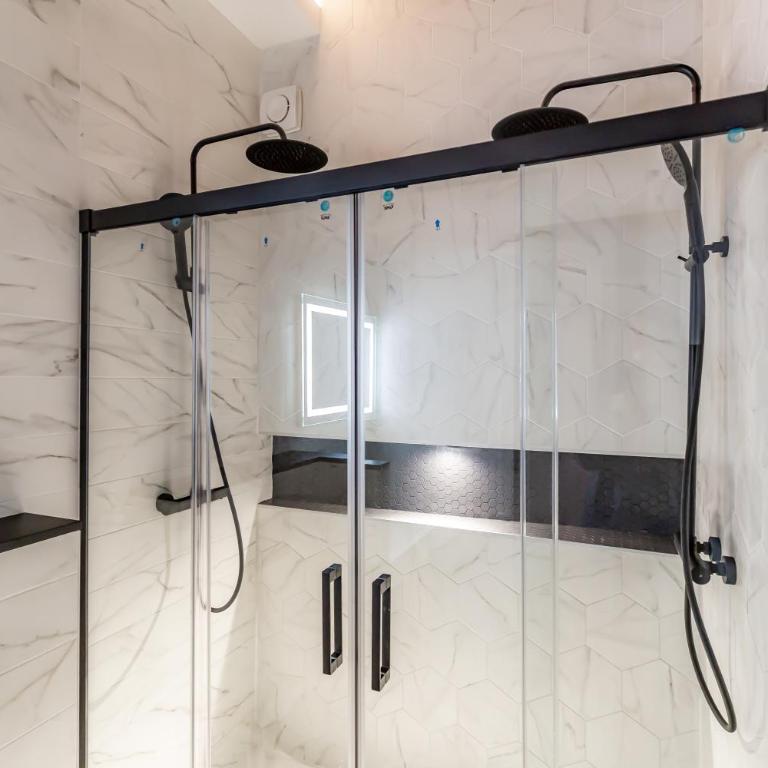 SWEET LEONE JACUZZI PLACE TERREAUX - Apartamento de 1 dormitorio - 5