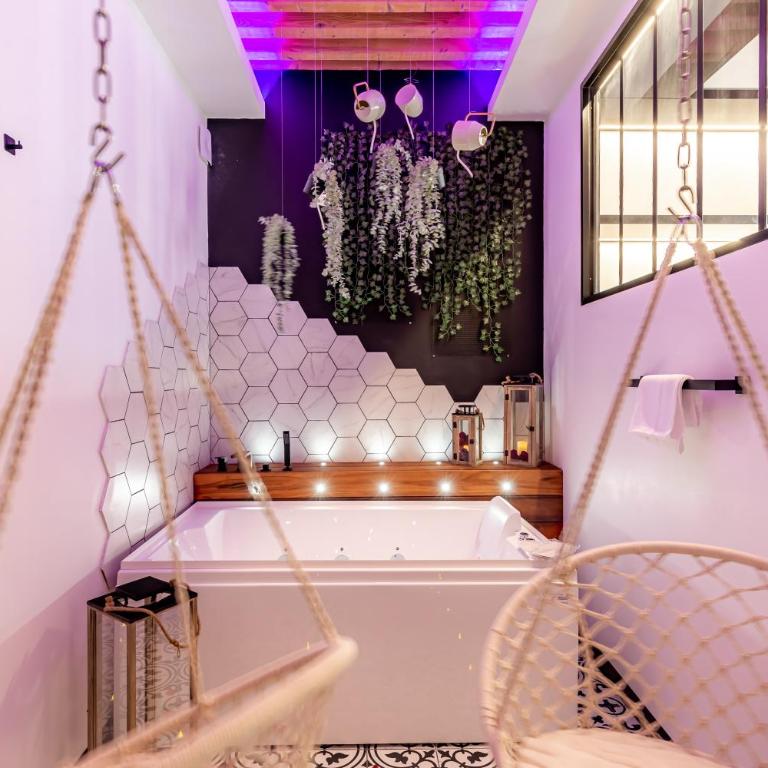 SWEET LEONE JACUZZI PLACE TERREAUX - Apartamento de 1 dormitorio - 1