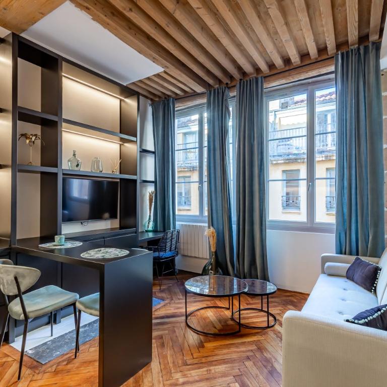SWEET LEONE JACUZZI PLACE TERREAUX - Apartamento de 1 dormitorio - 21