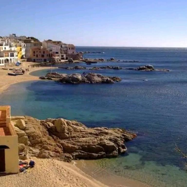 Apt con piscina en Calella de Palafrugell, parking gratuito - Apartamento de 1 dormitorio - 42
