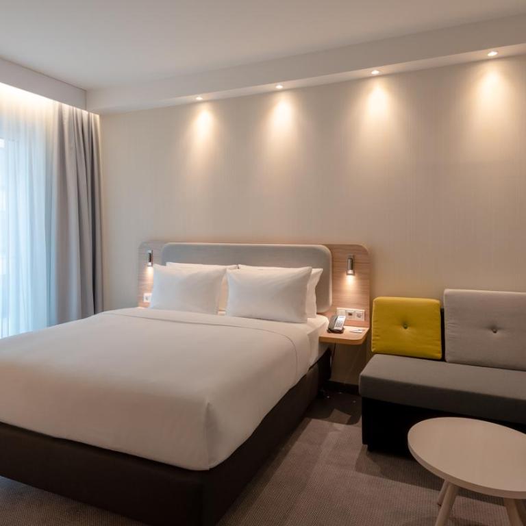 Holiday Inn Express - MUNICH NORTH by IHG - Habitación Estándar con cama grande y sofá cama - No fumadores - 2