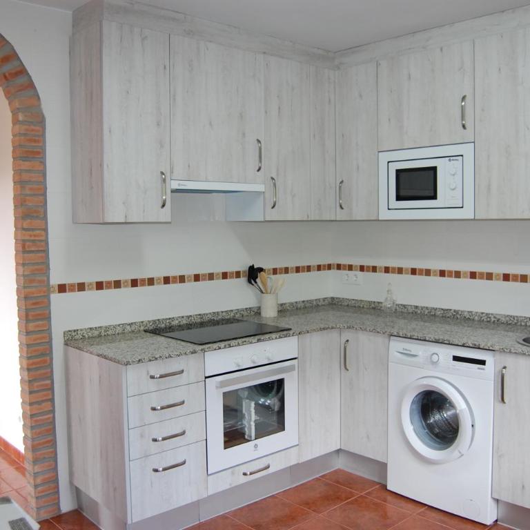 Gestiona2R - Casa El Refugio para 12 con finca en Llanes - Six-Bedroom House - 12