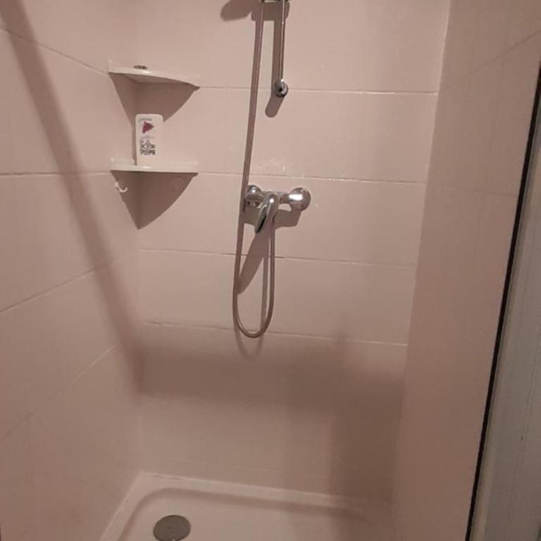 Très bel appartement T3 HYPER CENTRE ENTIEREMENT RENOVE EN 2022 - Appartement 2 Chambres - 33