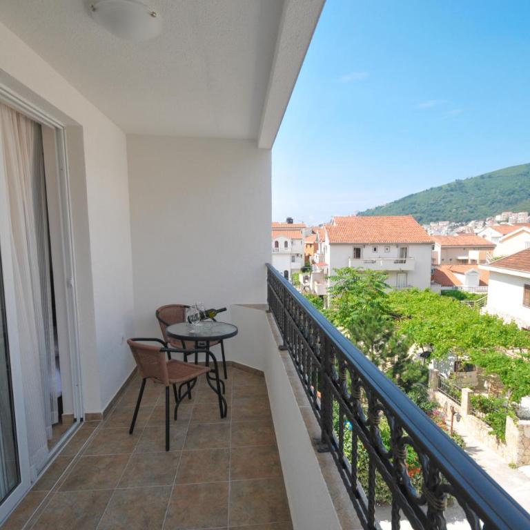 Villa Skyprime - Dvokrevetna Soba sa Bračnim Krevetom i Balkonom - 2