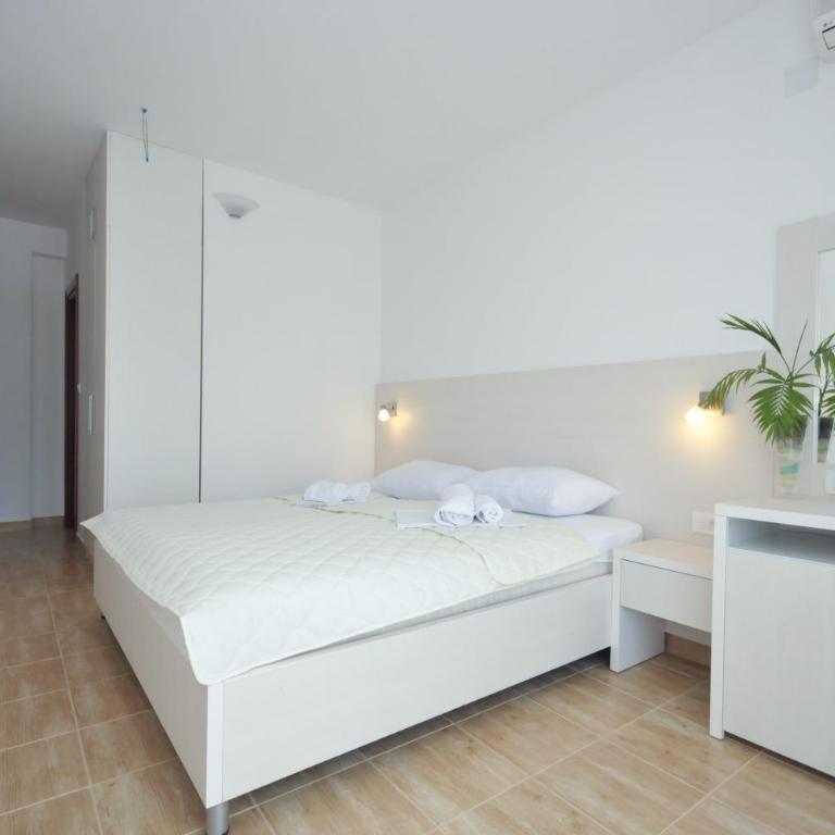 Villa Skyprime - Dvokrevetna Soba sa Bračnim Krevetom i Balkonom - 8