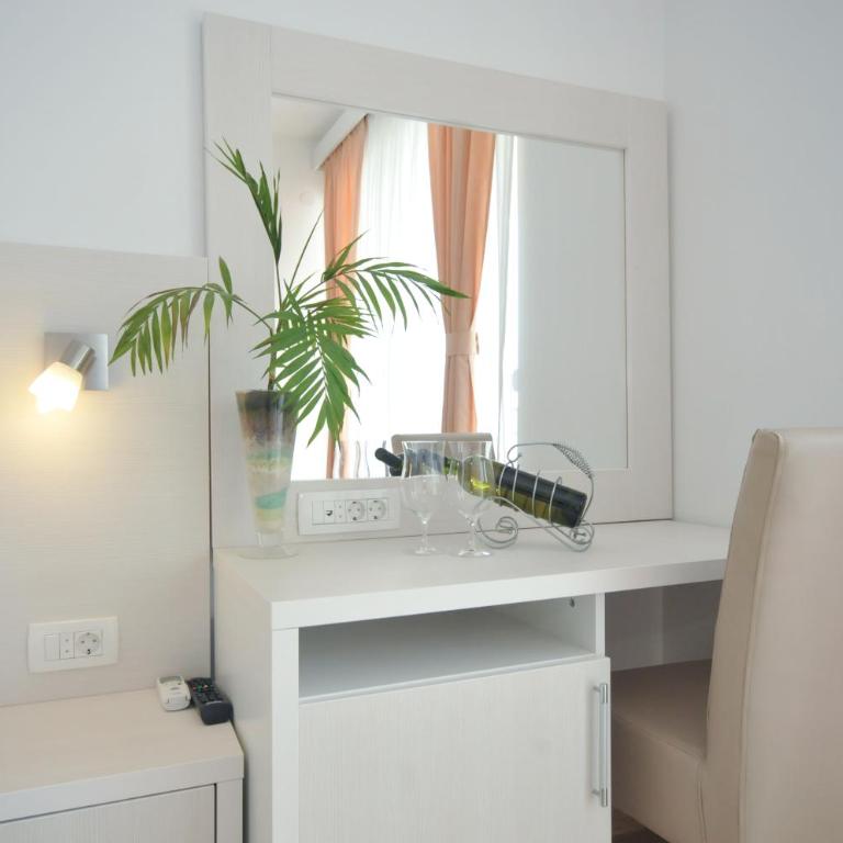 Villa Skyprime - Dvokrevetna Soba sa Bračnim Krevetom i Balkonom - 9