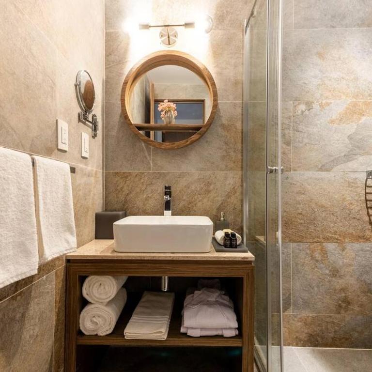 Antigua Hotel Boutique - Deluxe Double Room with Two Double Beds - 2