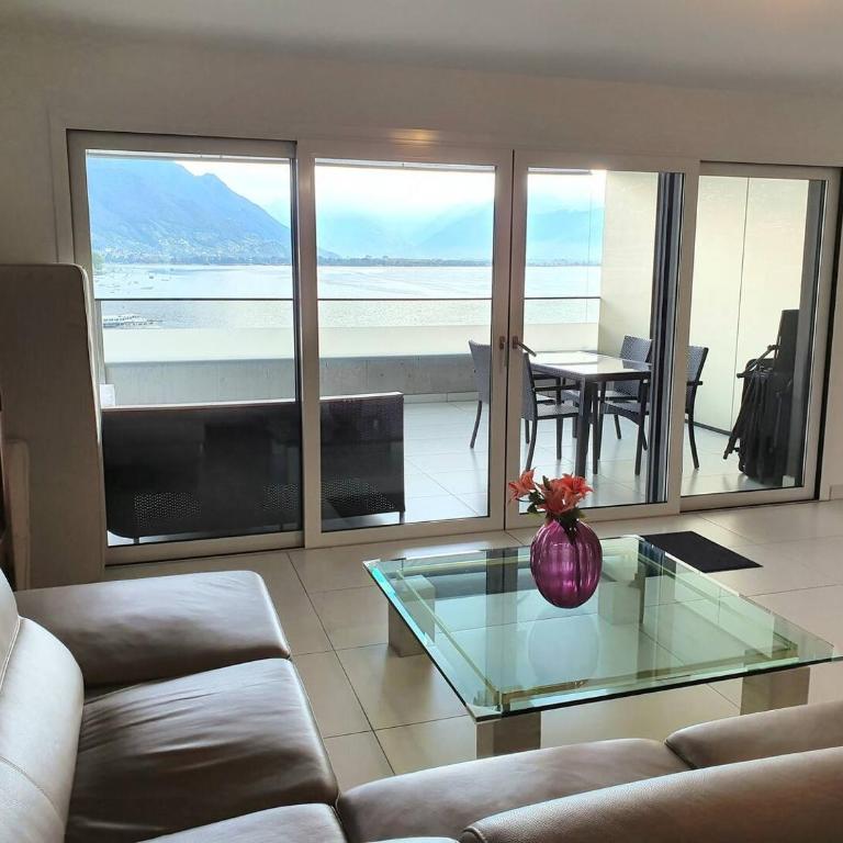 Residenza Vivian Deluxe Apartments - Top Floor Penthouse Suite with Lake View - 9