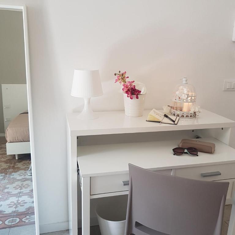 Room 21 - One-Bedroom House - 2