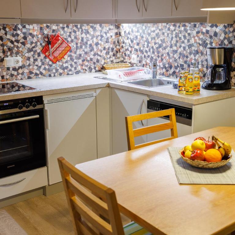 Ferienwohnungen Gastager inkl. Chiemgaukarte - Apartment mit 2 Schlafzimmern und Balkon - 5