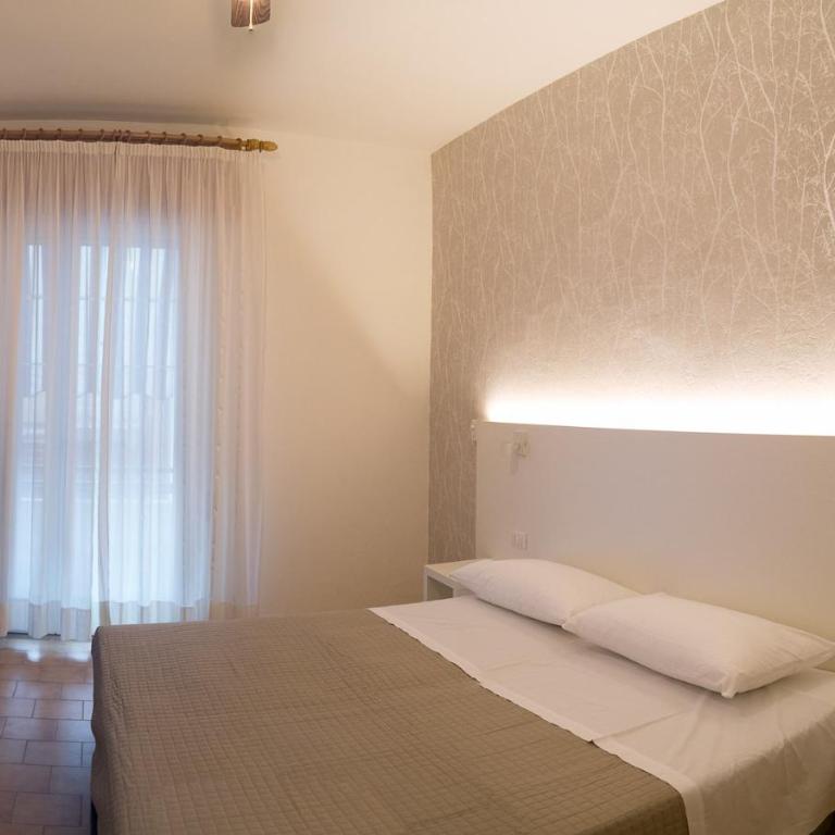 Albergo Conca d'Oro - Camera Familiare con Balcone - 3