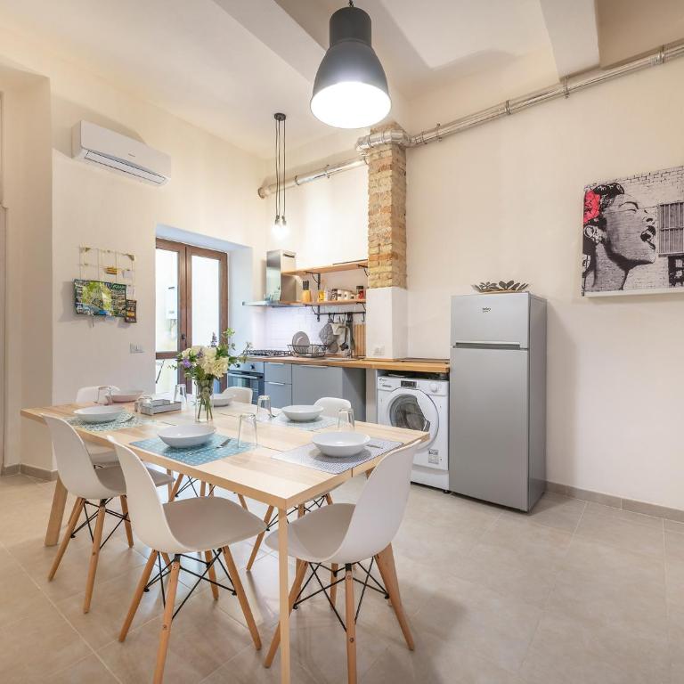 Giardini 32 - Cagliari Center House - Two-Bedroom House - 1