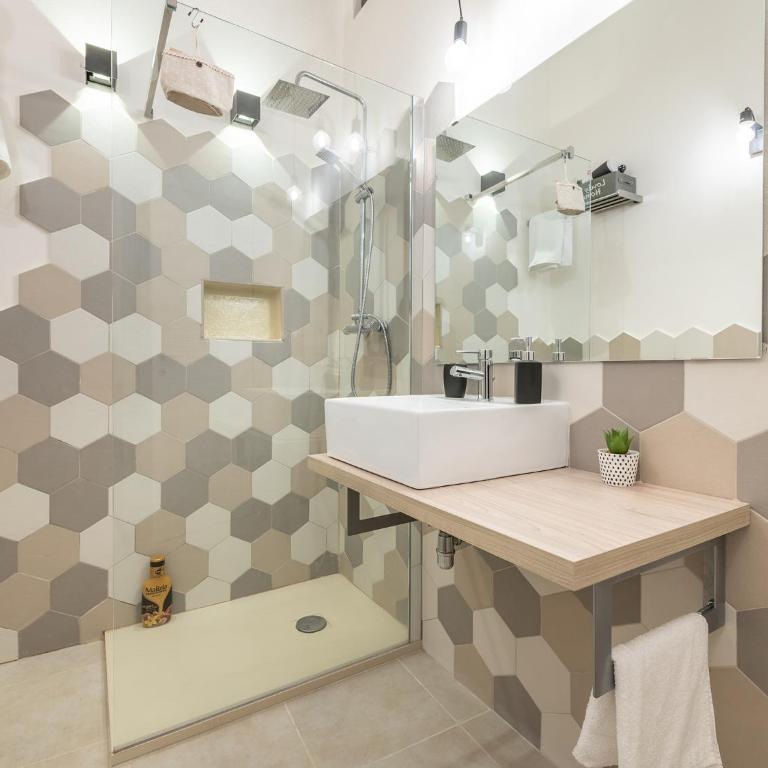 Giardini 32 - Cagliari Center House - Two-Bedroom House - 16