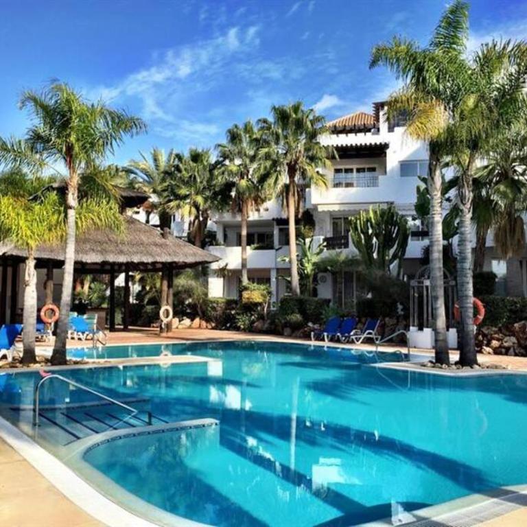 Beachside Luxury 2 bedroom apartment, Puerto Banus - Two-Bedroom Apartment - 2