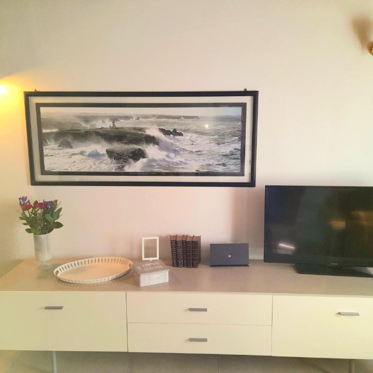 Les Amis - Two-Bedroom Apartment - 12