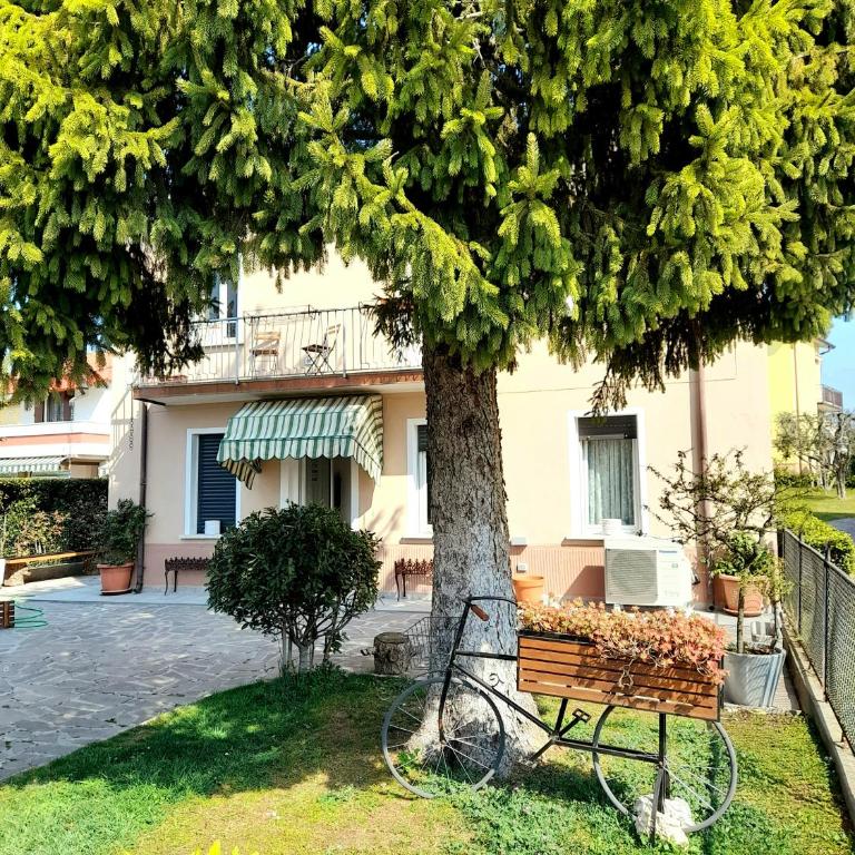 Les Amis - Two-Bedroom Apartment - 1