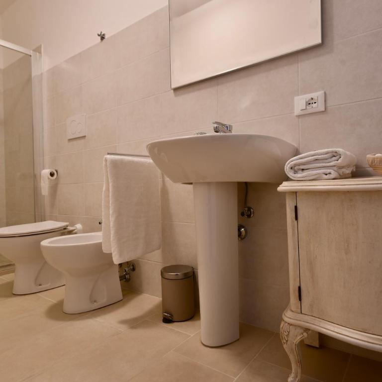 Palazzetto Barnaba - Camera Matrimoniale con Bagno Privato - 5