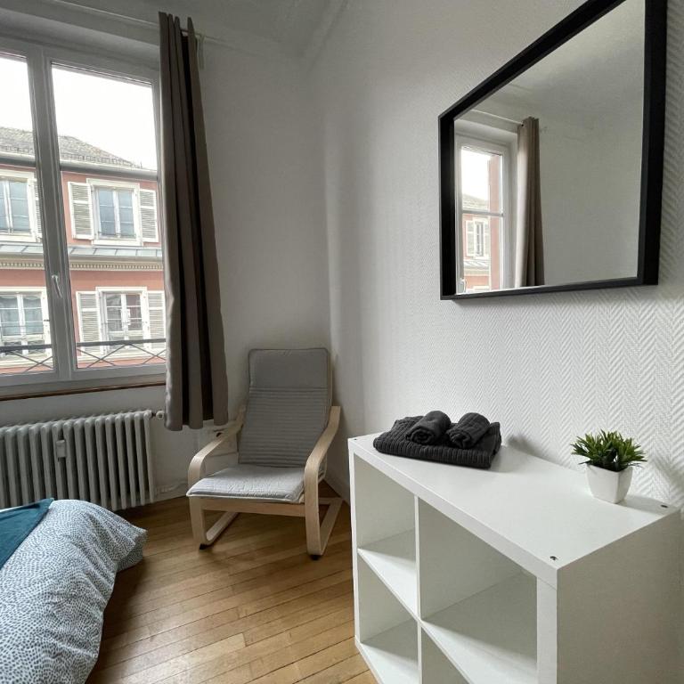 Chambres privées -Private room- dans un spacieux appartement - 100m2 centre proche gare - Chambre Double - 3
