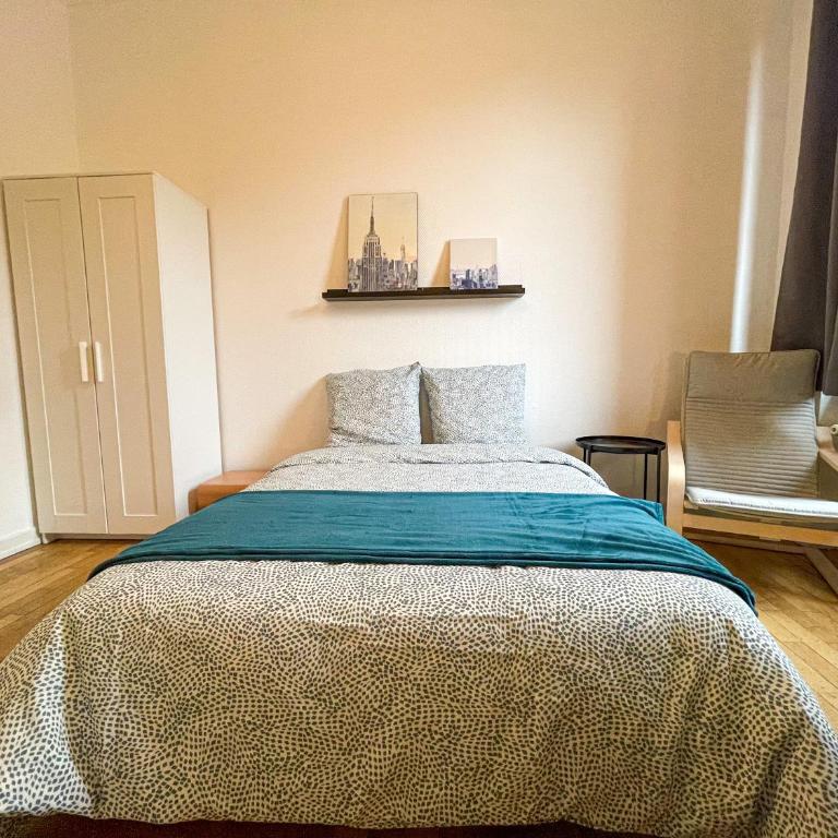 Chambres privées -Private room- dans un spacieux appartement - 100m2 centre proche gare - Chambre Double Standard - 5