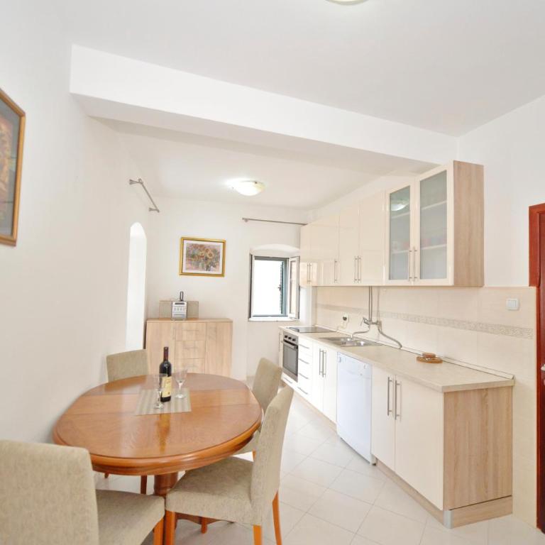 Sofija Apartment - One-Bedroom Apartment - 10