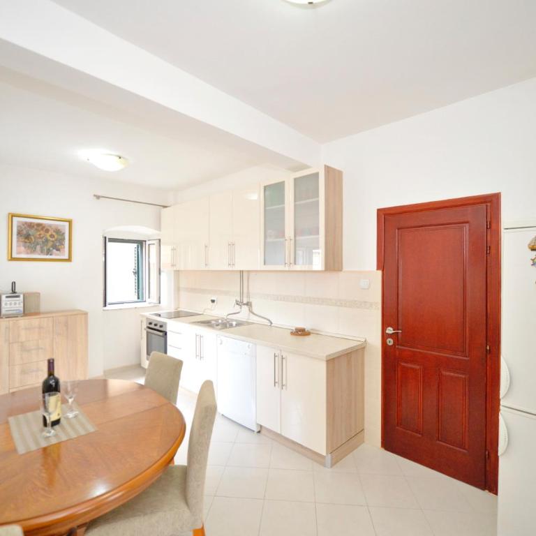 Sofija Apartment - One-Bedroom Apartment - 36