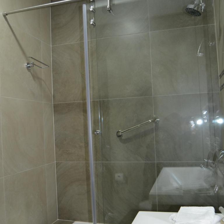 Hotel San Agustin Plaza - Habitación Deluxe (2 adultos + 1 niño) - 4