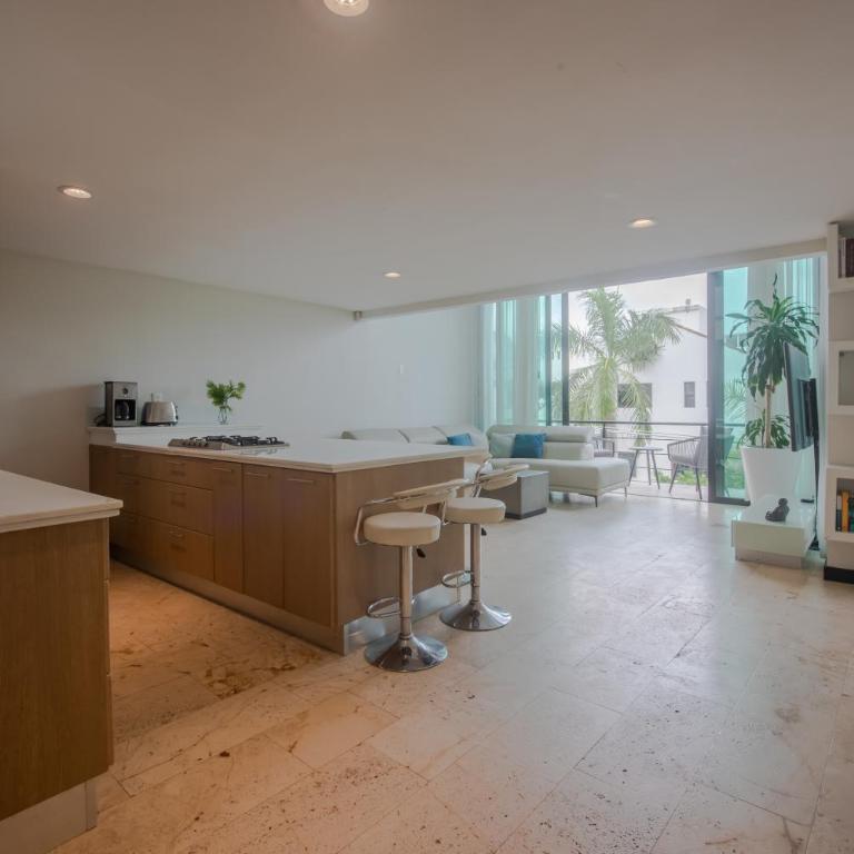 LOCATION- 3-Bdr PENTH-150 mbps- POOL- Priv ROOFTOP - Three-Bedroom Apartment - 33