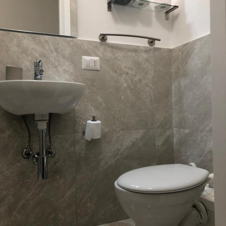 The Castle Inside Rome - Camera Matrimoniale con Bagno Privato - 14