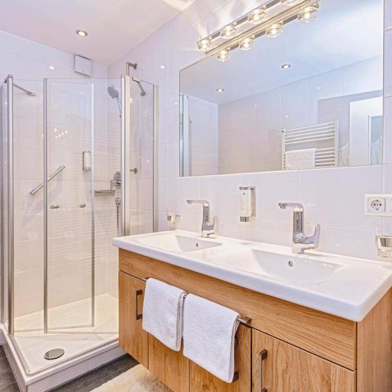 Kur- und Wellnesshotel Förch - Doppelzimmer mit Balkon - 10