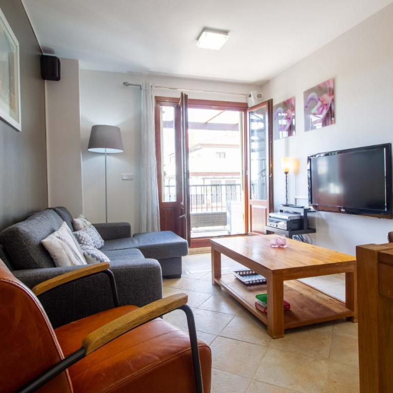 JAN001 Modern Spacious 2 Bedroom Apartment - Two-Bedroom Apartment - 24