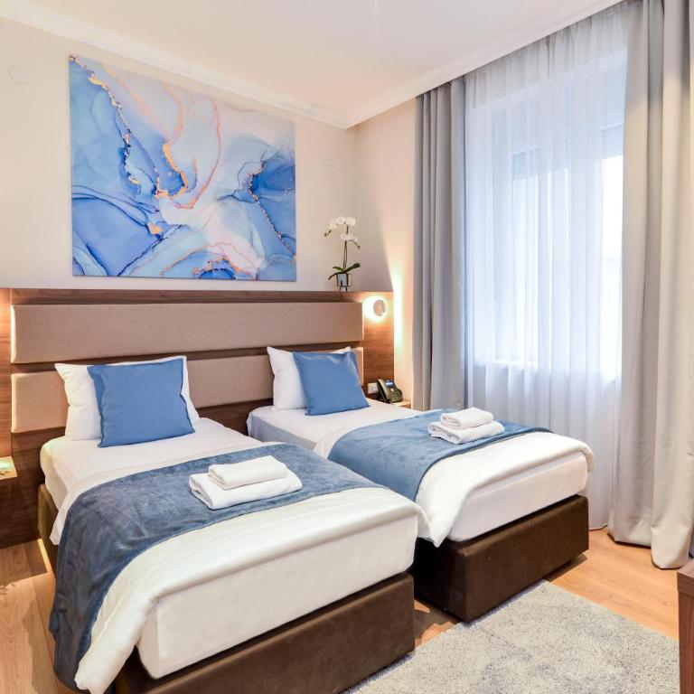 Hotel Opera Garni - Dvokrevetna Soba sa Bračnim Krevetom/Zasebnim Krevetima - 5