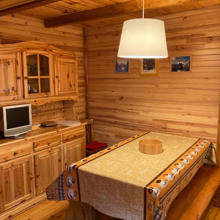 chalet le balcon du Sancy - location du samedi au samedi - linge de lits fournis - option ménage fin de séjour non proposée - Chalet 3 Chambres - 8