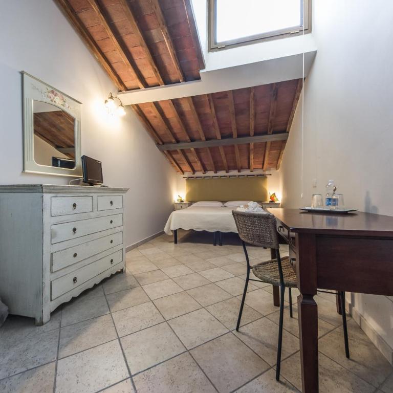 I Terzi Di Siena - Rooms Only - Camera Matrimoniale/Doppia con Letti Singoli con Bagno Privato Esterno - 12