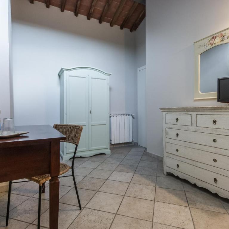I Terzi Di Siena - Rooms Only - Camera Matrimoniale/Doppia con Letti Singoli con Bagno Privato Esterno - 9