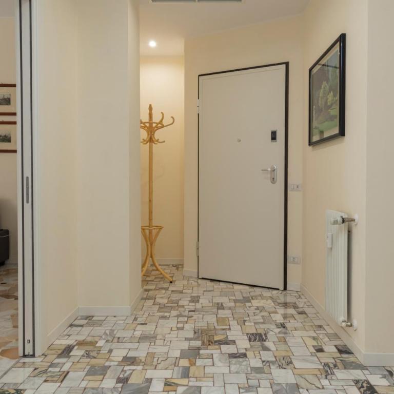 JOIVY Modern 2bed flat with balcony, 250m from M5 Foppa and M2 Sant'Agostino - Appartamento - 32