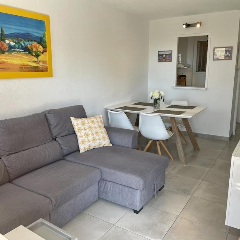 Apartment Newly Renovated Aircond-wifi-pool-sea View-150m to Beaches- Saint Aygulf - Appartamento con Vista Mare - 4